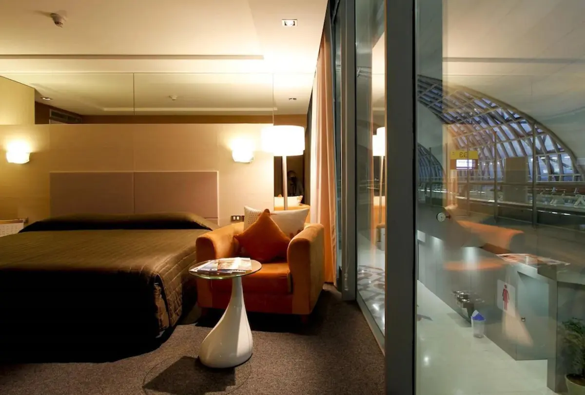 Самые комфортные варианты, где поспать в аэропорту Бангкока Miracle Transit Hotel