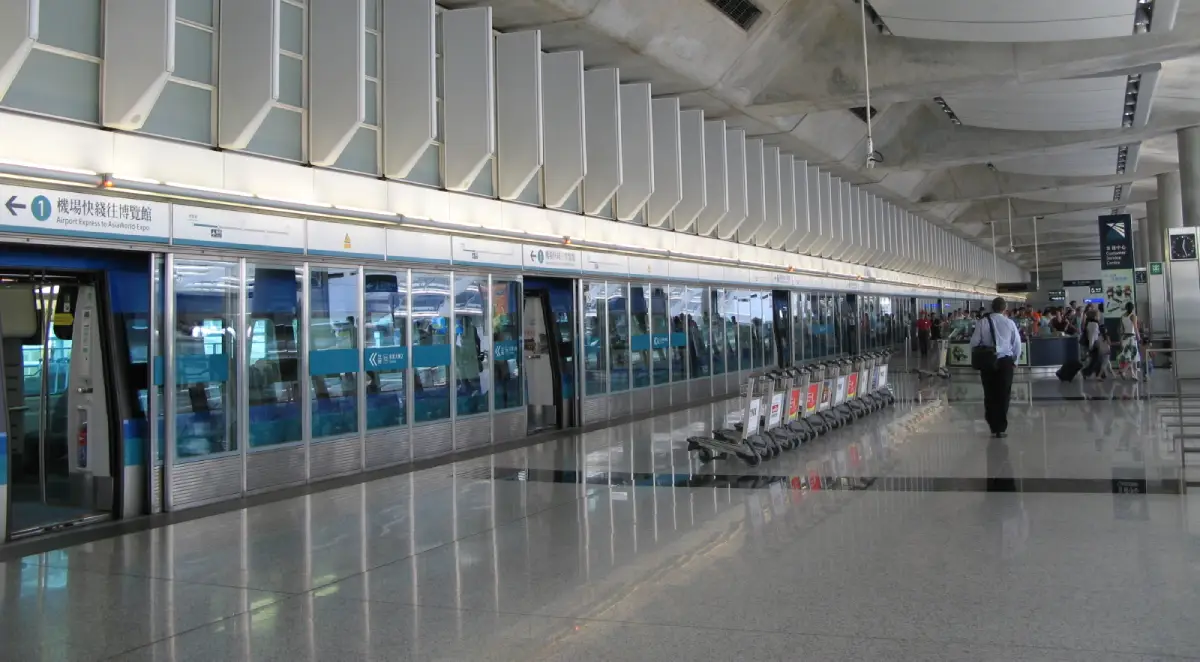 Airport Express - самый быстрый способ добраться из аэропорта Гонконга в город